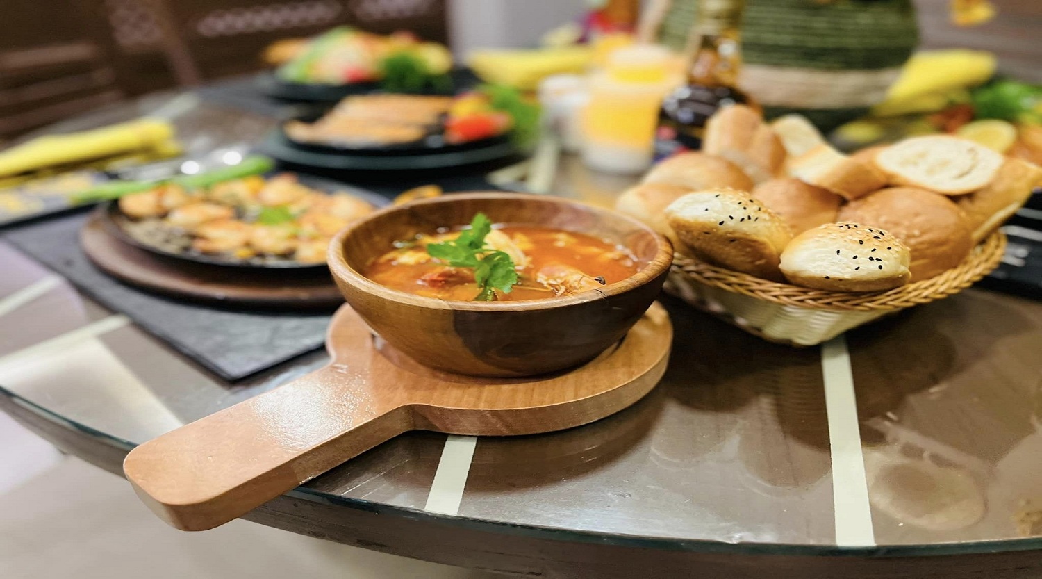 أجواء داخلية راقية في مطعم الفيروز