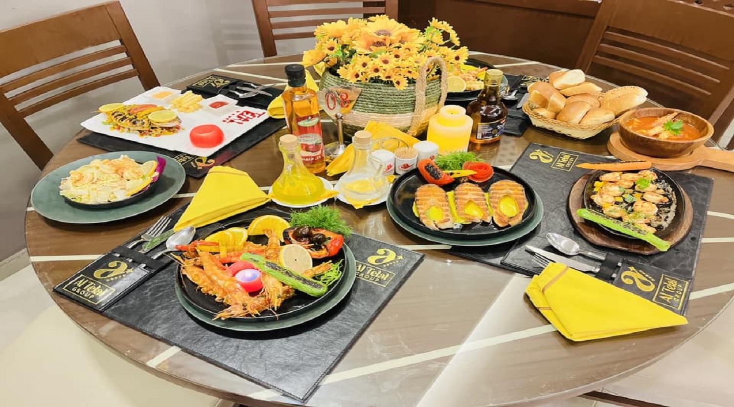 أطباق عالمية متنوعة في مطعم الفيروز