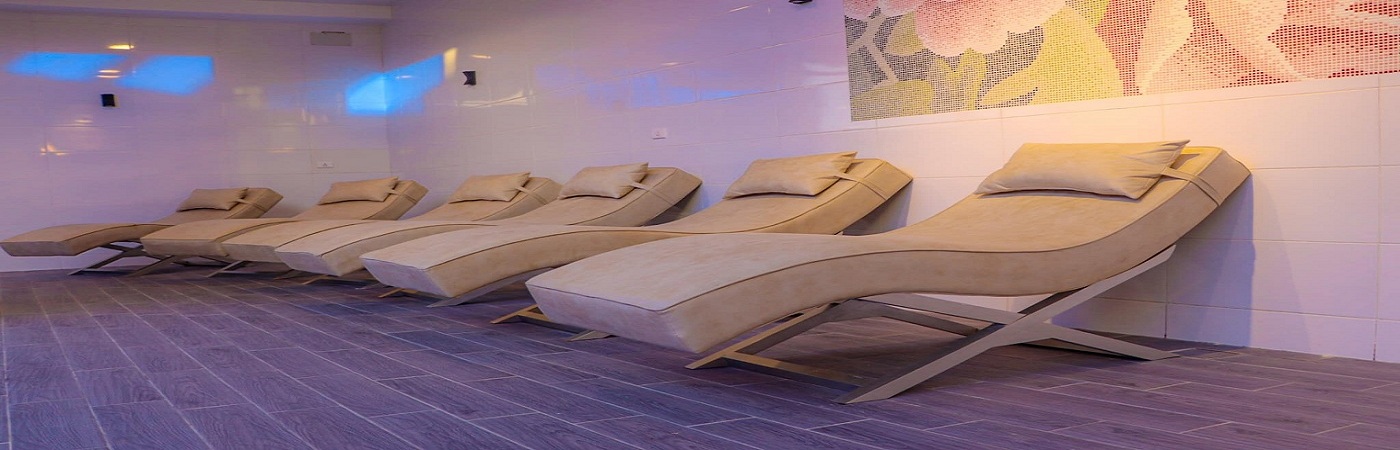 الساونا والحمام البخاري في منتجع التلال