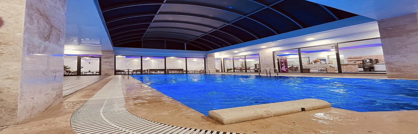 حواض سباحة داخل مركز مهرة التلال الجبل الأخضر